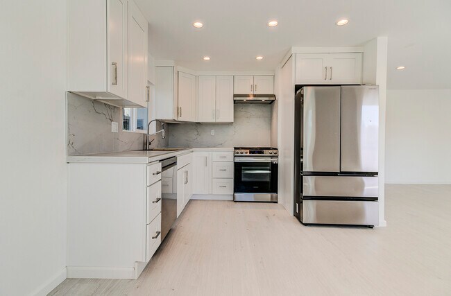 BRAND NEW 3+2 Condo steps to Sand - 231 W Escalones