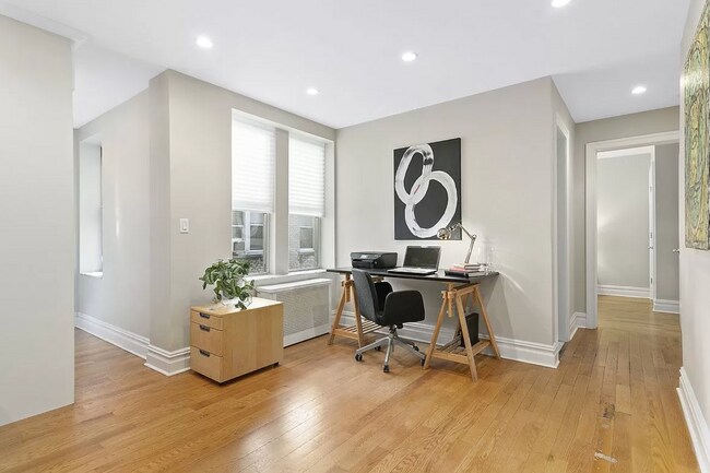 Foto del edificio - 15608 Riverside Dr W