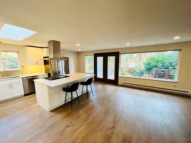 Building Photo - Tastefully Remodeled Bungalow, Just 2 Blocks From the Seattle/BI Ferry!