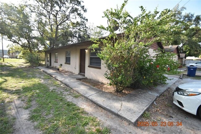 Building Photo - 10405 N Arden Ave