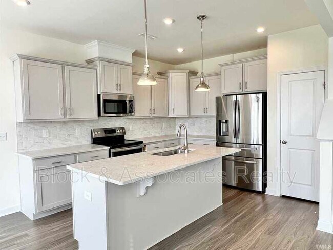 Building Photo - 44 Alder Creek Ct