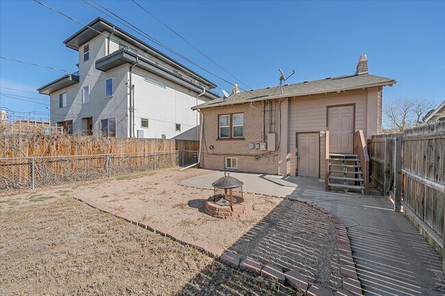 Foto del edificio - 1567 Meade St