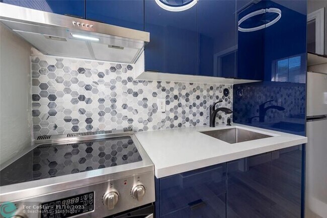 Building Photo - 2726 Adams St