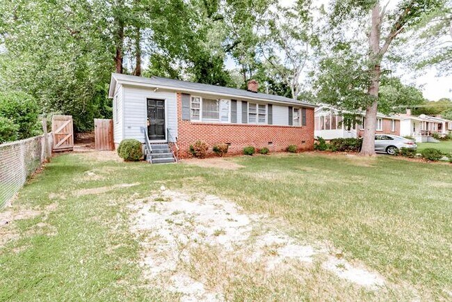 Building Photo - REDUCED!