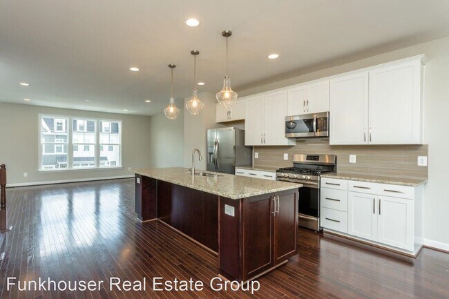 Building Photo - 3 br, 2.5 bath House - 3225 Marion Square