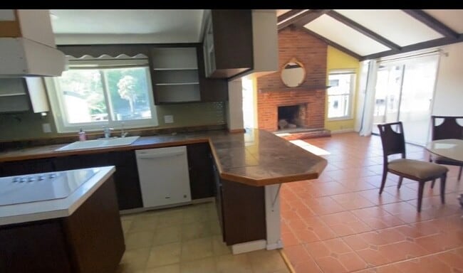Building Photo - 7527 Hatteras Dr