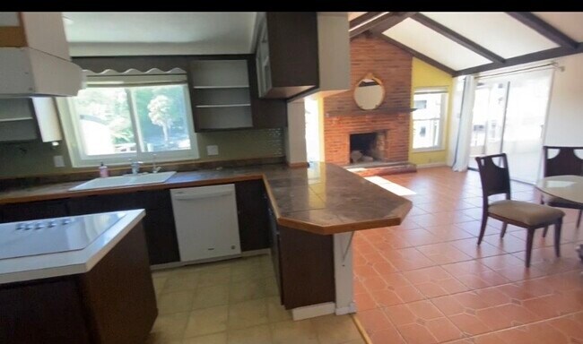 Foto del edificio - 7527 Hatteras Dr