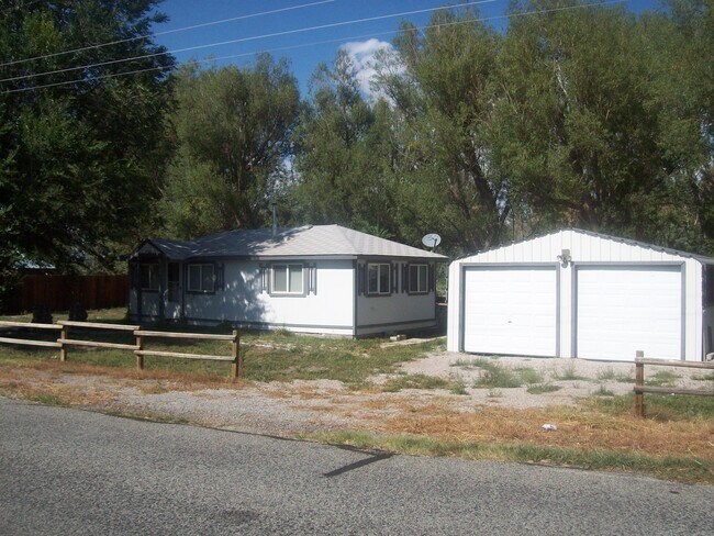 Building Photo - 8042 S River Rd