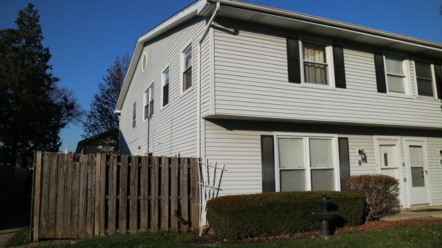 Building Photo - 17 Fernwood Dr