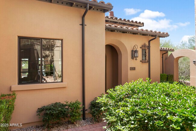 Foto del edificio - 18650 N Thompson Peak Pkwy