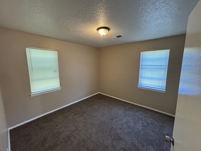 Foto del edificio - 5122 Pickett Cove