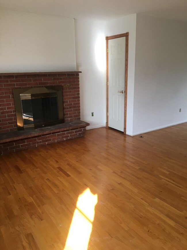 Foto del edificio - Ranch-style home in a quiet, established neighborhood