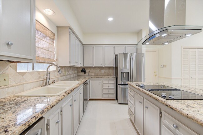 Foto del edificio - 12307 Rocky Knoll Dr
