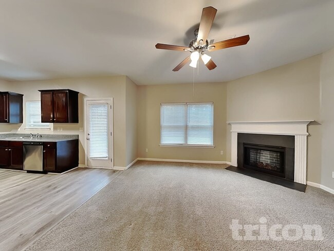 Building Photo - 1006 Grenier Terrace NE