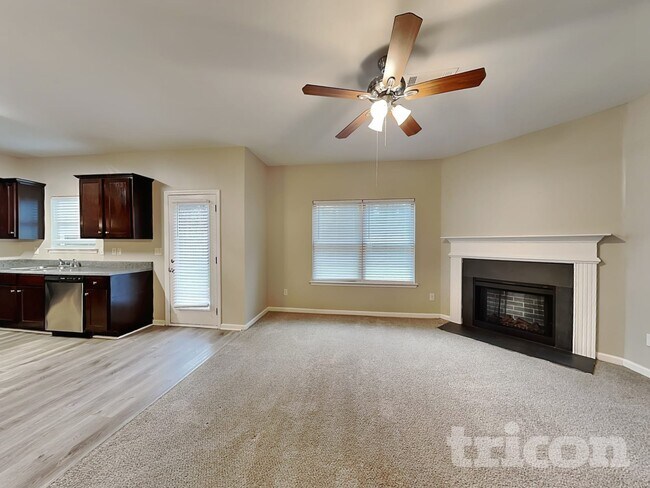 Foto del edificio - 1006 Grenier Terrace NE