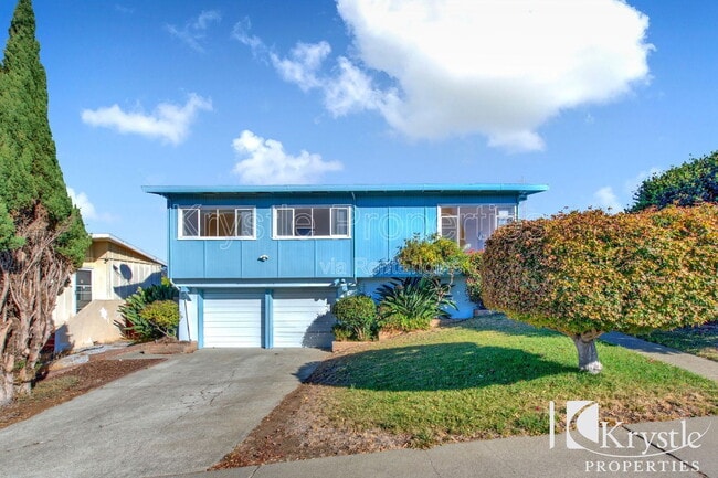 Building Photo - 1512 Sereno Dr