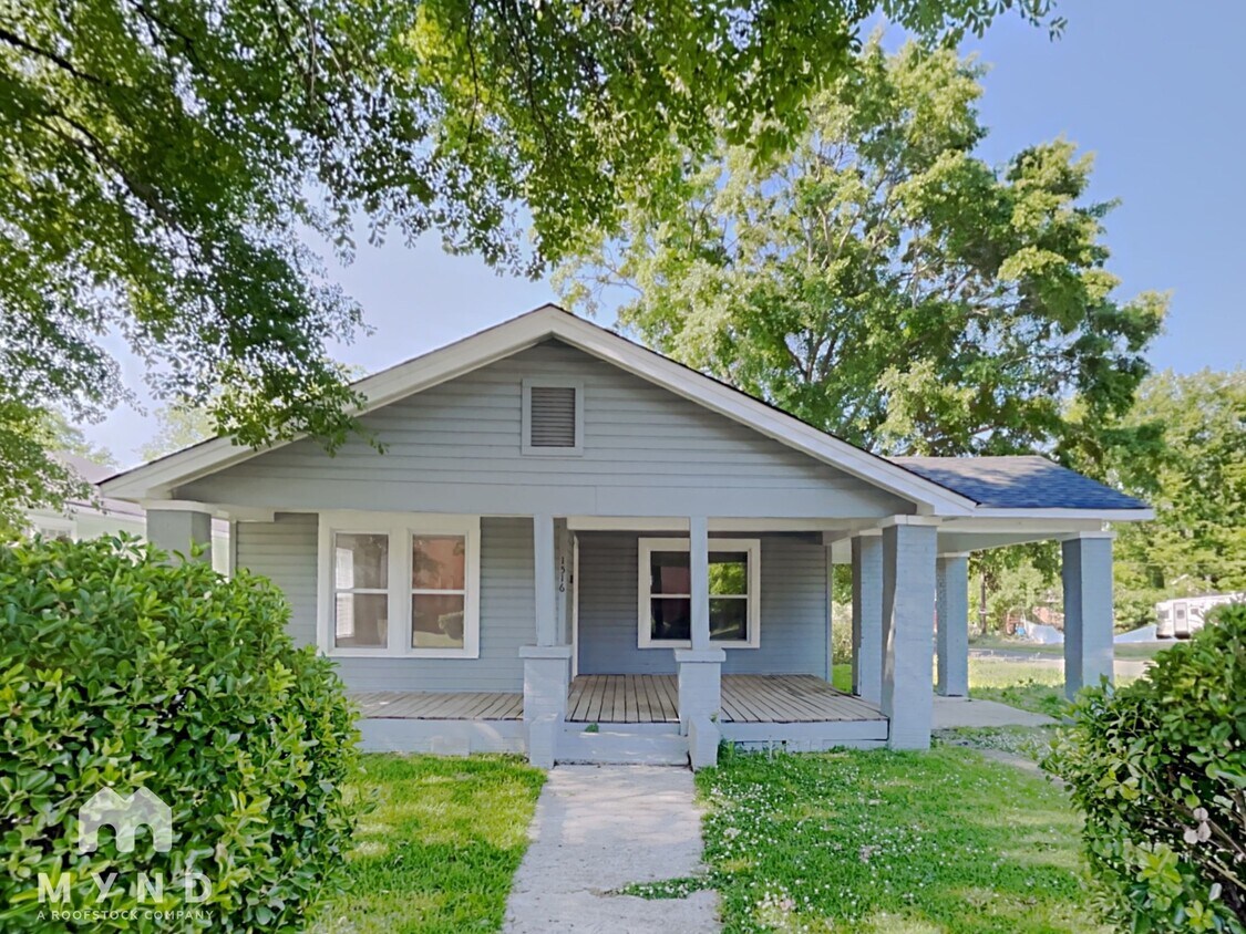 Primary Photo - 1516 65th St W