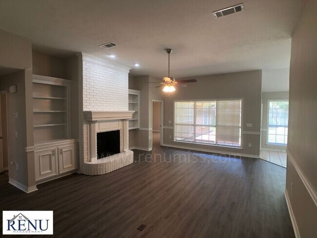 Building Photo - 3 BR Madison Home Available Now