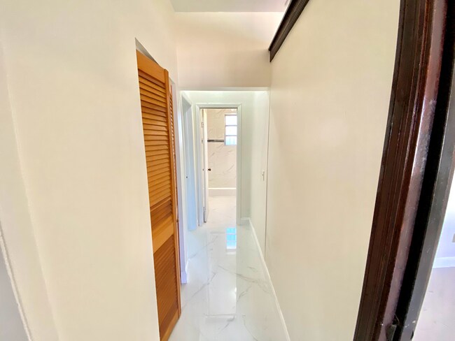 Hallway - 198 Grand Canal Dr