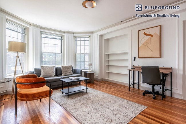 Building Photo - 1284 Beacon St