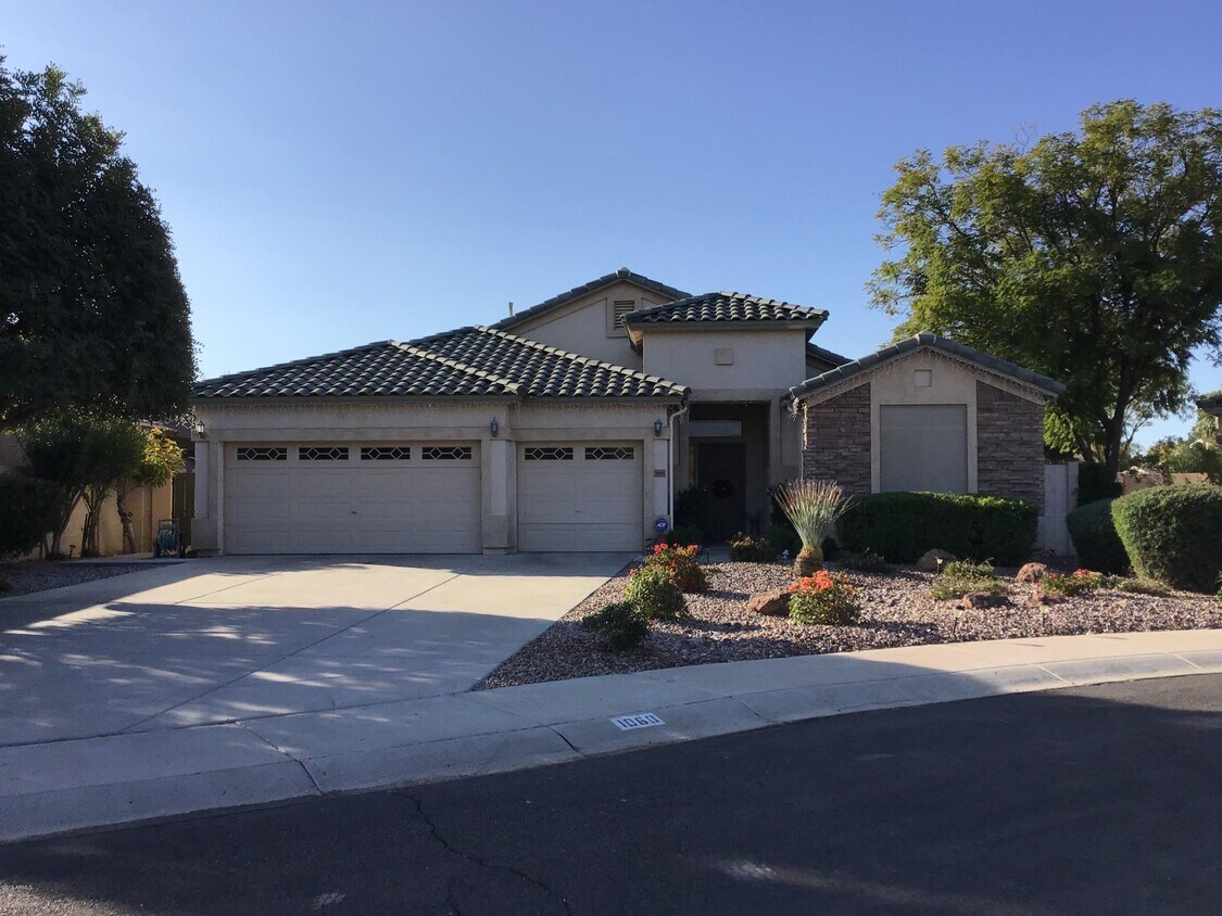 Foto principal - 1060 S Pueblo St