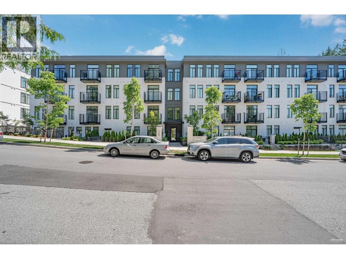 Primary Photo - 708-708 Edgar Ave