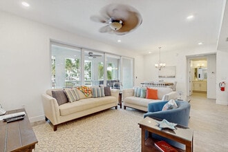 Building Photo - 383 Aruba Cir