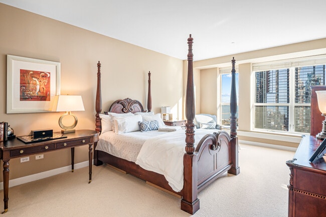 Foto del edificio - 445 E North Water St