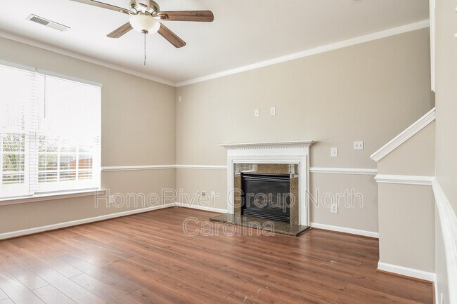 Building Photo - 107 New York Dr