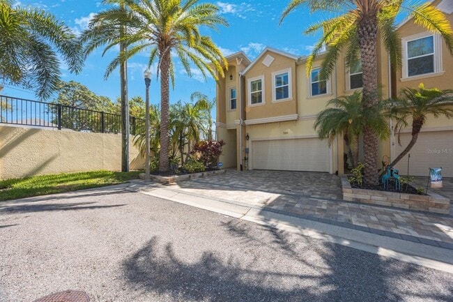 Foto del edificio - 789 Grand Cypress Ln