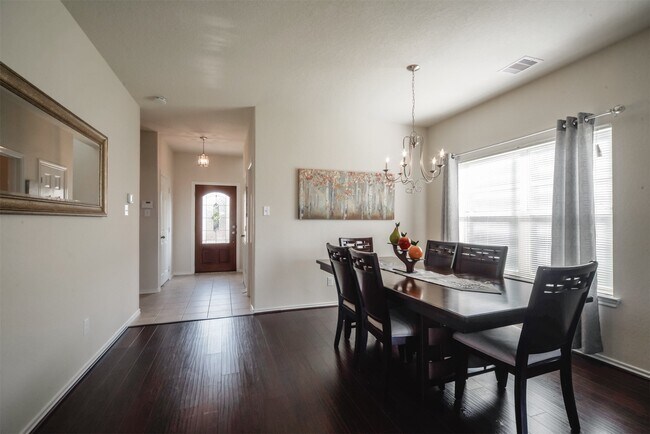 Foto del edificio - 8730 Sunny Gallop Dr