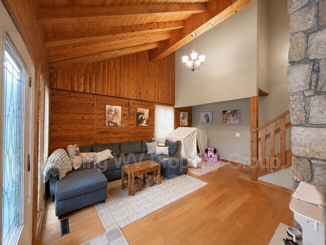 Foto del edificio - 134 Woodbridge Dr