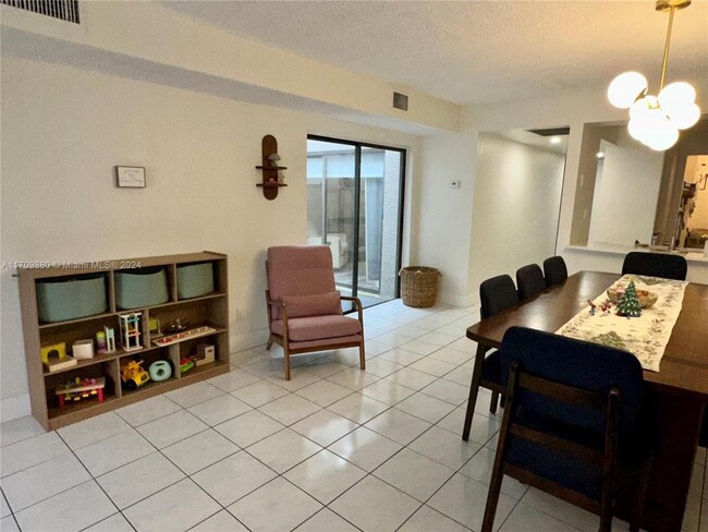 Foto del edificio - 3 bedroom in Pembroke Pines FL 33026