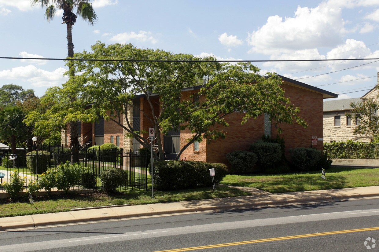 Foto del edificio - Shanti Apartments