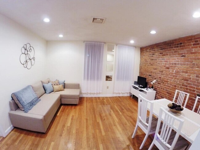 Foto del edificio - 65 Hemenway St