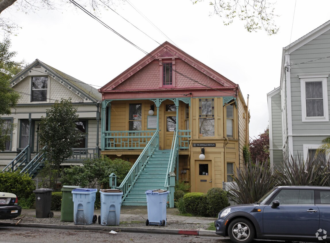 Primary Photo - 2110 6th St