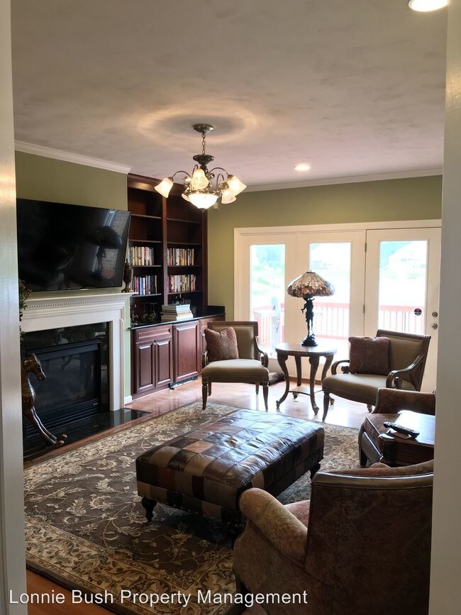 Building Photo - 5 br, 4.5 bath House - 1310 Telfon Cir