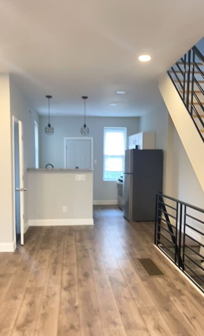 Building Photo - Gorgeous 3-Bedroom Townhome in Kingsessing...
