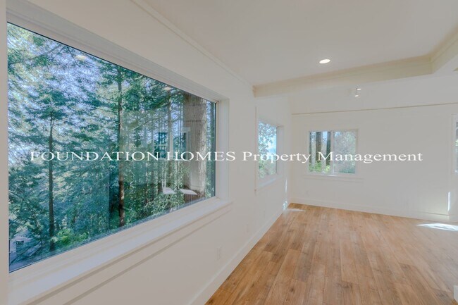Building Photo - 2 br, 1.5 bath House - 20 Hamilton Ln.