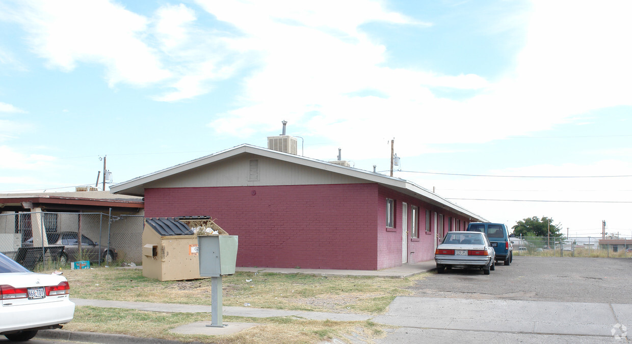 Building Photo - 8944 Norton St