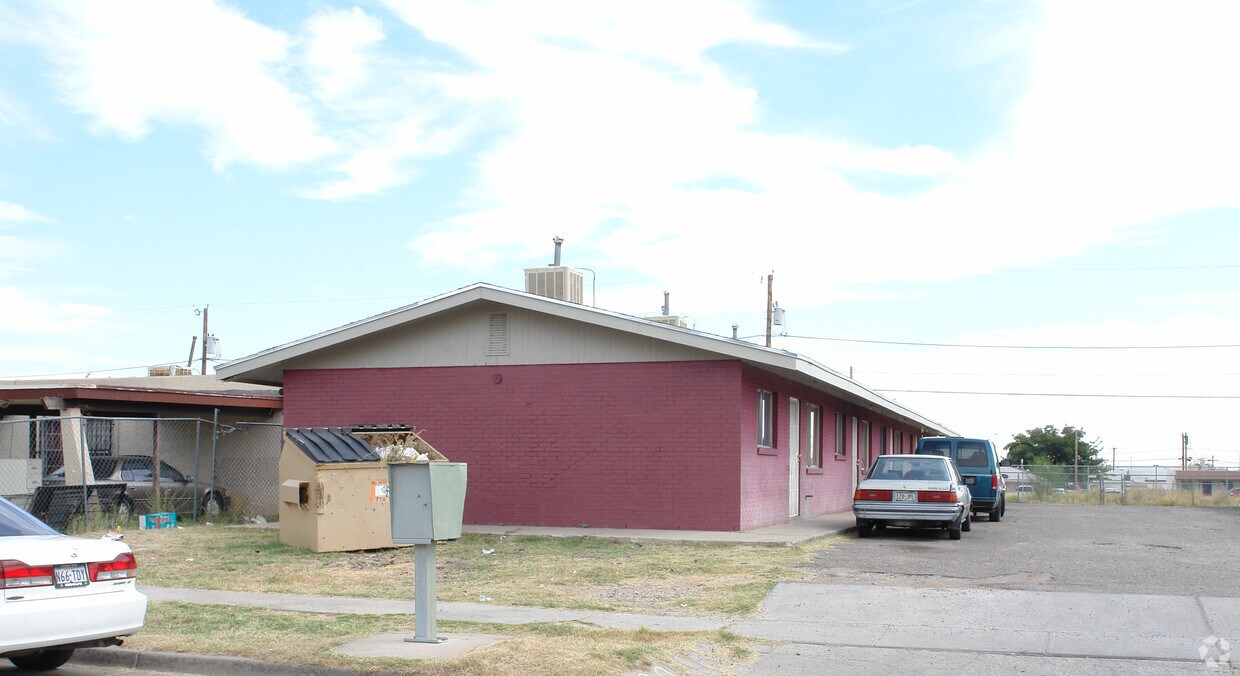Foto del edificio - 8944 Norton St