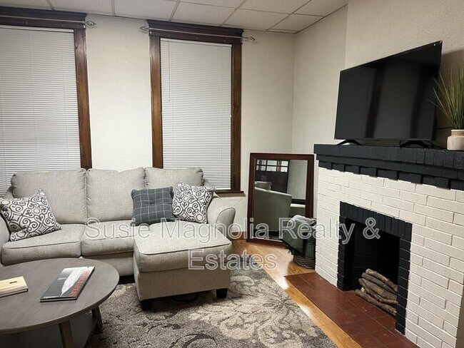 Foto del edificio - 736 Dover Pl