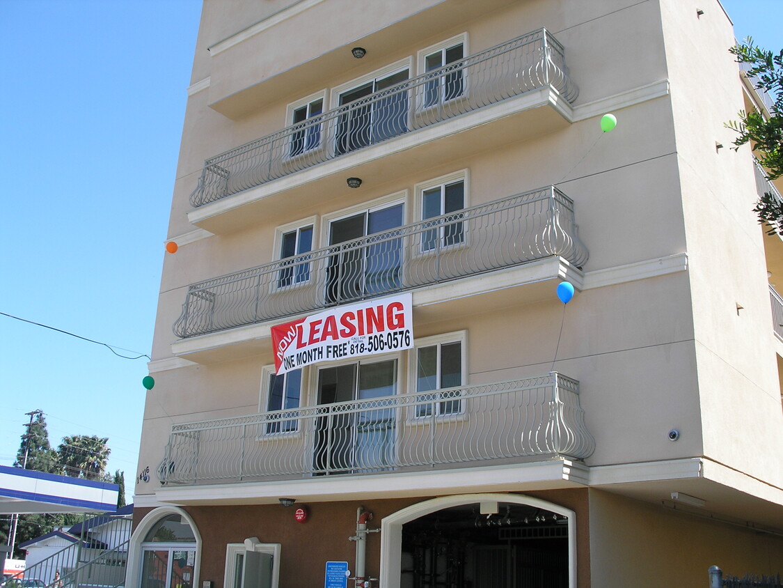 Primary Photo - 14116 Burbank Blvd