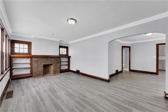 Foto del edificio - 10602 Langton Ave