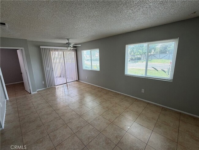 Foto del edificio - 3732 Oak Creek Dr