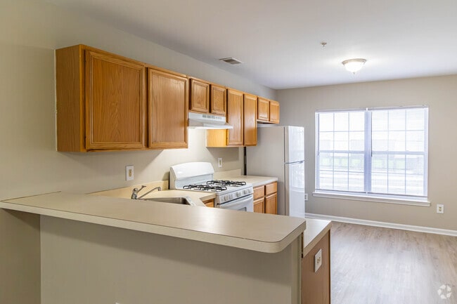 2BR, 1.5BA - 1,286SF - Kitchen - Amber Grove