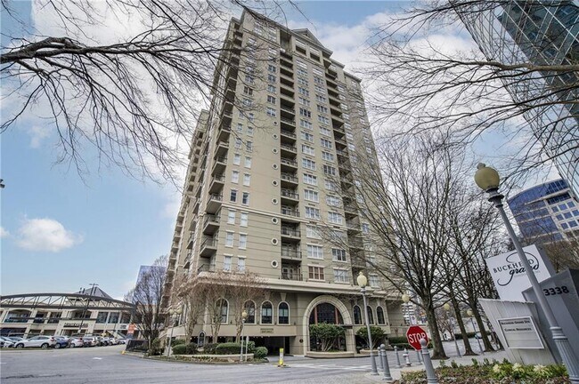 Foto del edificio - 3334 Peachtree Rd NE