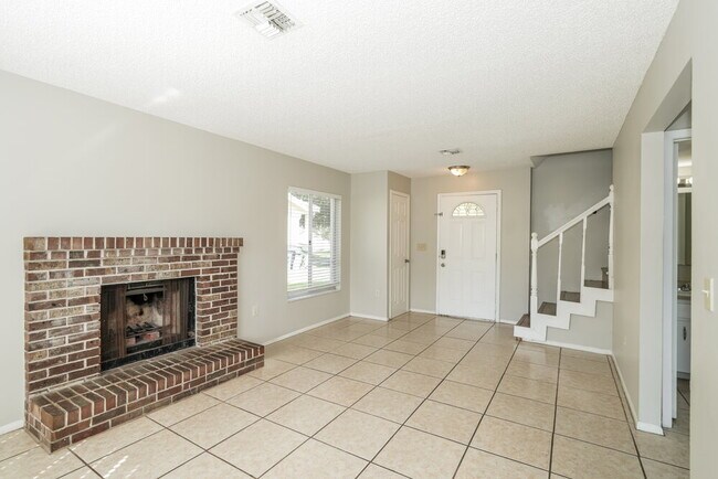 Foto del edificio - 856 Buttercup Dr