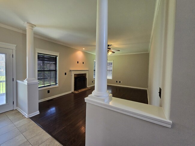 Building Photo - 3377 WISER DR