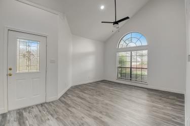 Building Photo - 2306 Clareton Dr